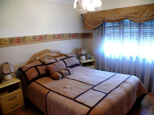 VENTA - PUNTA MOGOTES - INMUEBLE DE CATEGORÍA. CHALET 5 AMBIENTES MAS ESTUDIO. AVENIDA CERVANTES SAAVEDRA AL 2800.