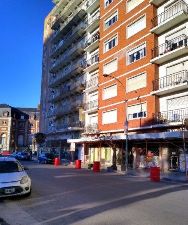 VENTA - DEPARTAMENTO - 2 AMBIENTES - EXCELENTE UBICACION - PLAZA COLON - MAR DEL PLATA