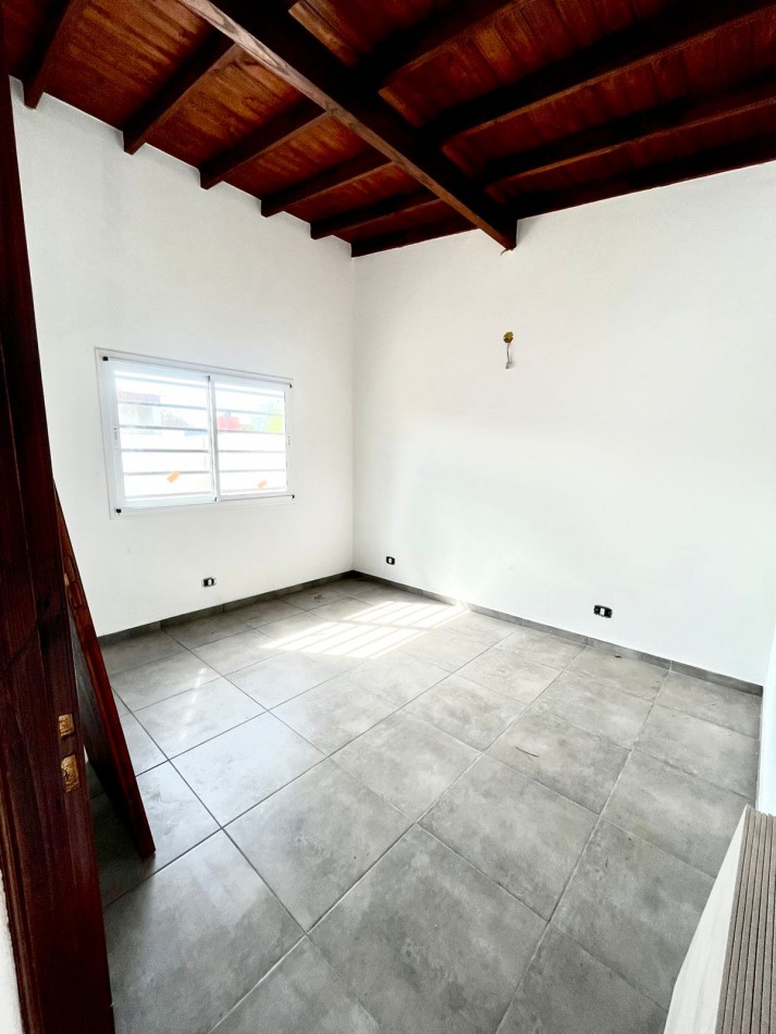 VENTA - DEPARTAMENTO TIPO CHALET - TRES AMBIENTES - CON COCHERA Y PATIO - MAR DE TUYU - COSTA DEL ESTE - COSTA ATLANTICA - OPORTUNIDAD - INVERSION