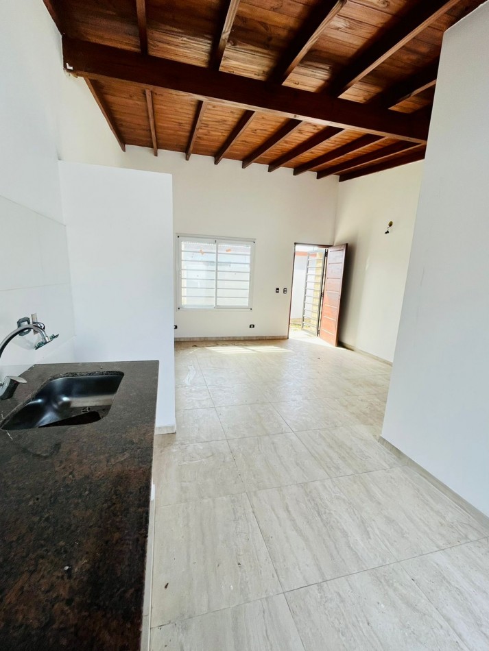 VENTA - DEPARTAMENTO TIPO CHALET - TRES AMBIENTES - CON COCHERA Y PATIO - MAR DE TUYU - COSTA DEL ESTE - COSTA ATLANTICA - OPORTUNIDAD - INVERSION