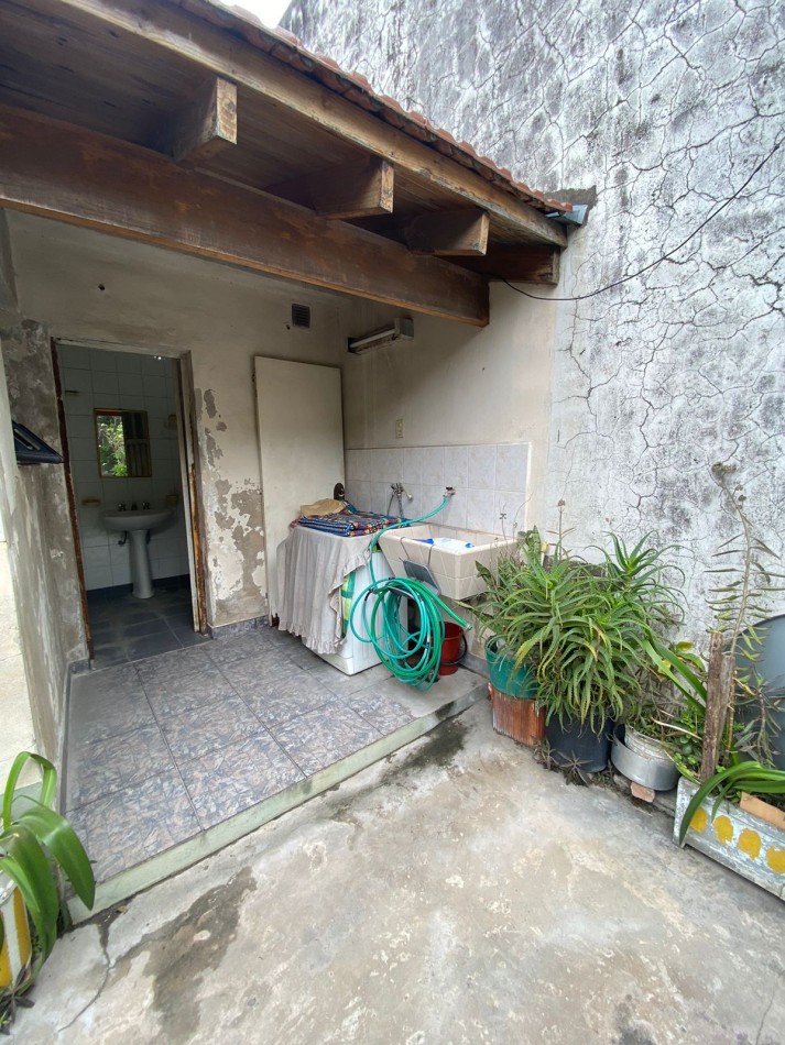 CASA - LOTE PROPIO - TRES AMBIENTES CON GARAJE - GRAN PATIO - TERRAZA - MARTIN CORONADO - VILLA BOSCH - APTA CREDITO