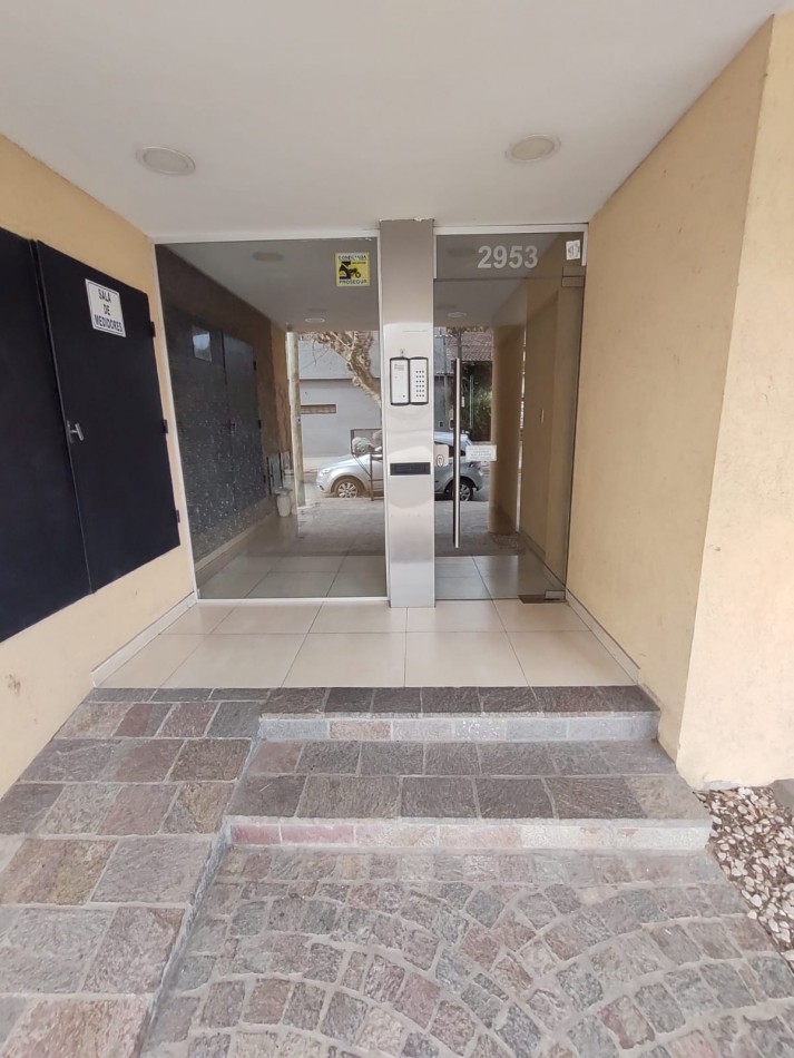 ALQUILER - MONOAMBIENTE  - SAENZ PEÑA - CON AIRE ACONDICIONADO Y PLACARD