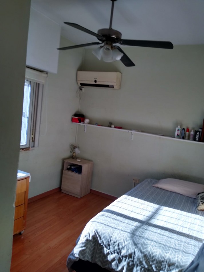 VENTA - CASA CUATRO AMBIENTES - SANTOS LUGARES - TIPO DUPLEX - ACEPTA PERMUTA MENOR VALOR