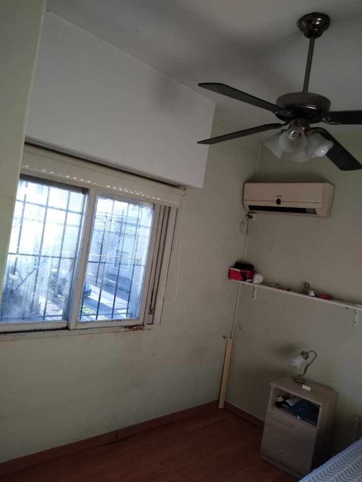 VENTA - CASA CUATRO AMBIENTES - SANTOS LUGARES - TIPO DUPLEX - ACEPTA PERMUTA MENOR VALOR