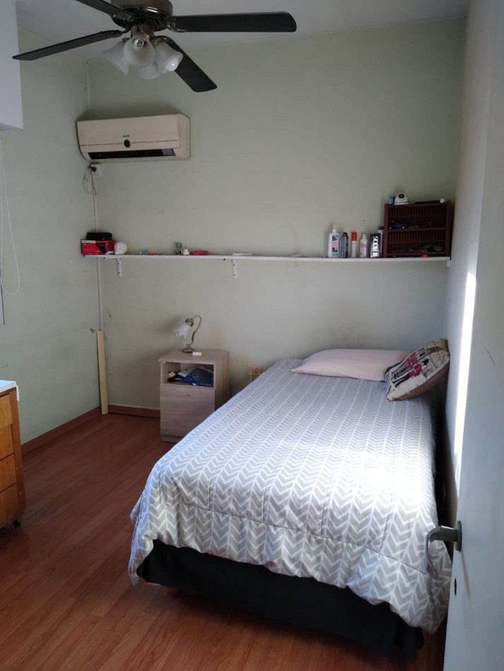 VENTA - CASA CUATRO AMBIENTES - SANTOS LUGARES - TIPO DUPLEX - ACEPTA PERMUTA MENOR VALOR