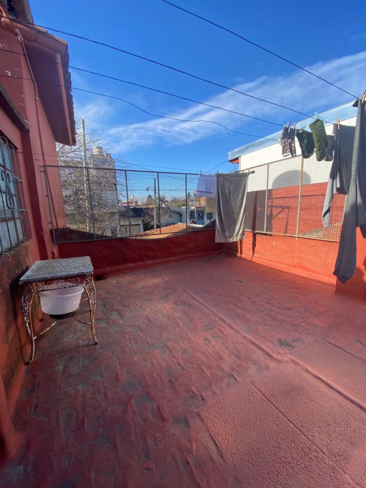 VENTA - GRAN CASA MULTIFAMILIAR EN DOS PLANTAS - APTO CREDITO