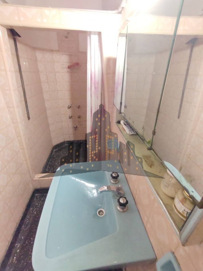 VENTA - CASA - LOTE PROPIO - CASEROS - 4 CUATRO AMBIENTES - TERRAZA PROPIA - PARRILLA - OPORTUNIDAD. - APTA CREDITO
