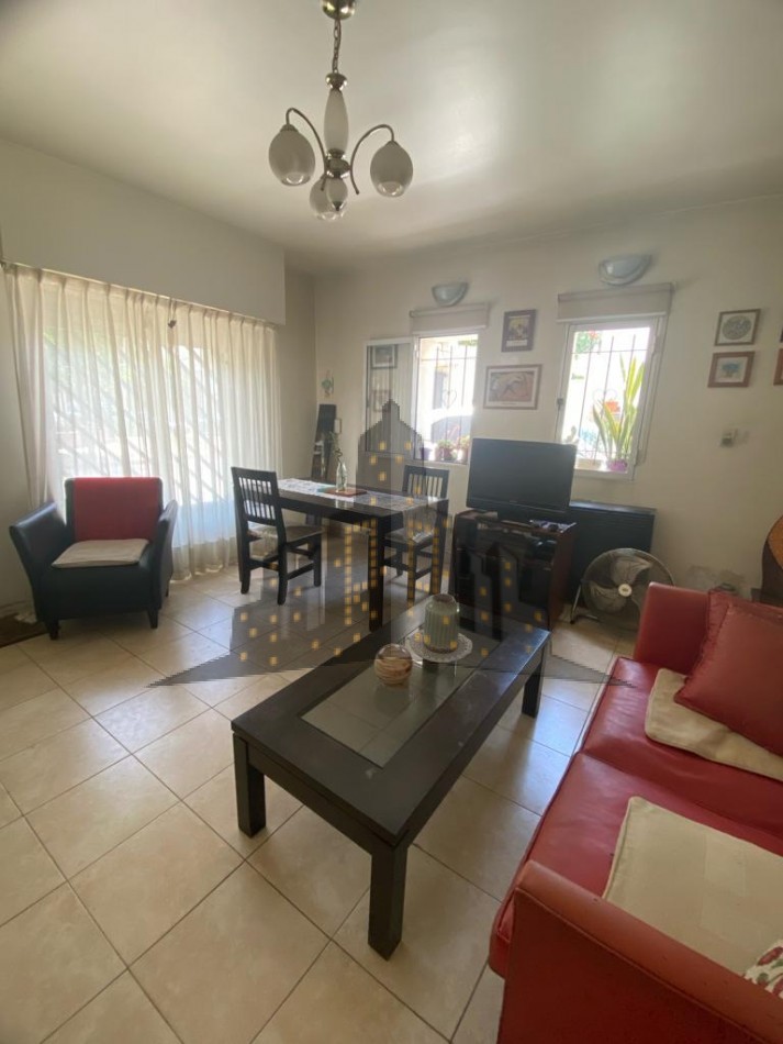 VENTA - CASA CUATRO AMBIENTES - SANTOS LUGARES - TIPO DUPLEX - ACEPTA PERMUTA MENOR VALOR
