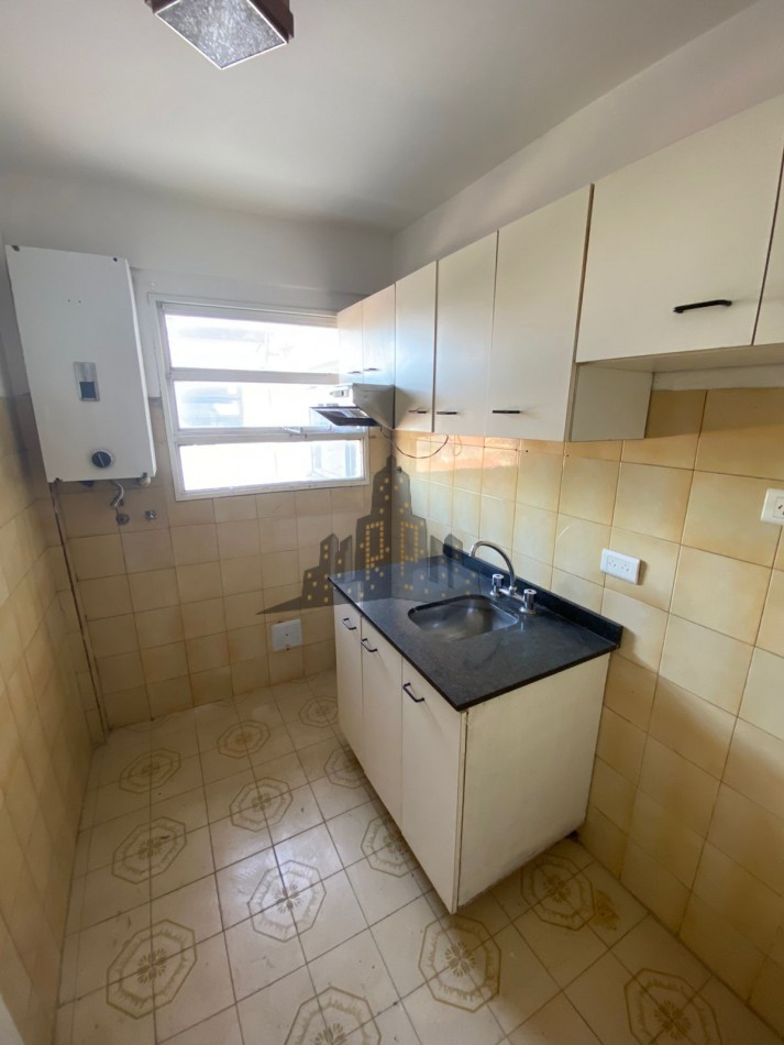 VENTA - DEPARTAMENTO DOS AMBIENTES - CASEROS - BAJAS EXPENSAS