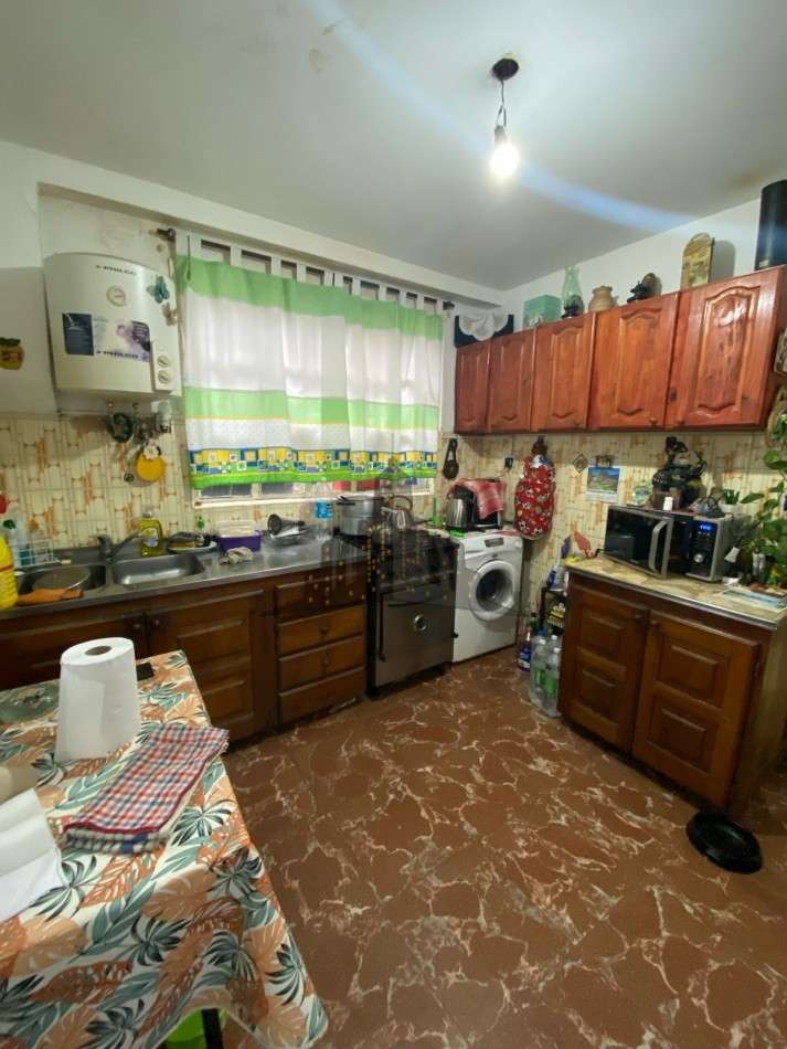 VENTA - CASEROS NORTE - PH AL FRENTE - TRES AMBIENTES - CON PATIO