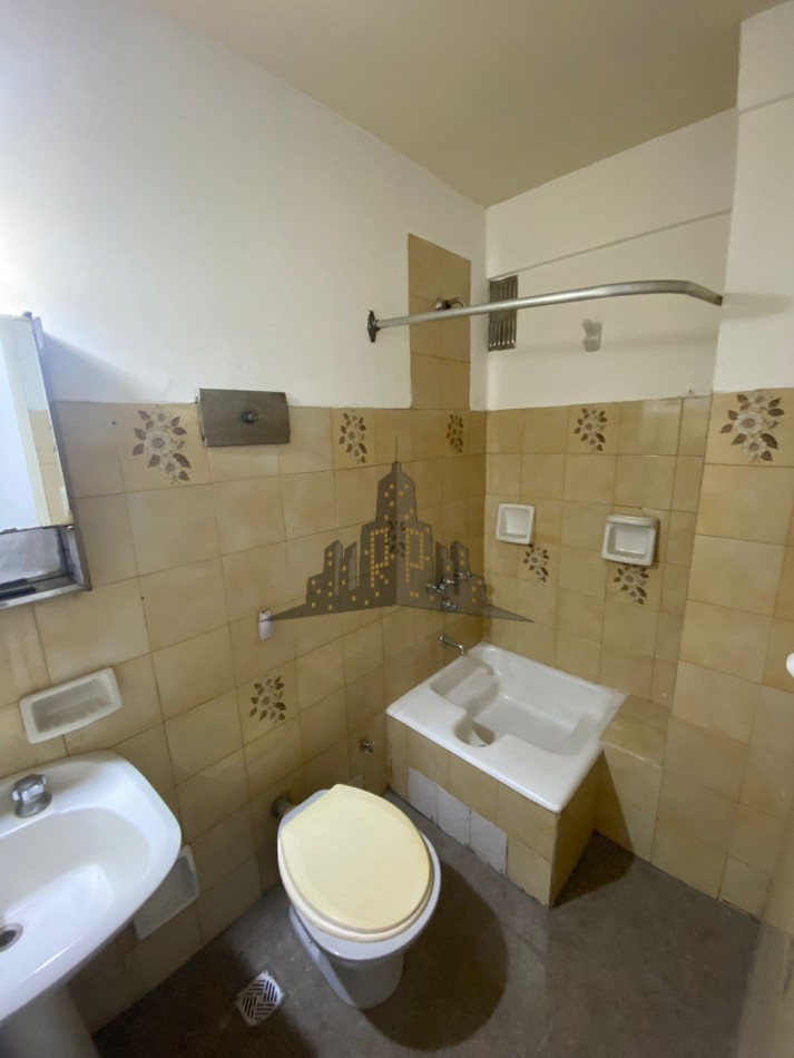VENTA - DEPARTAMENTO DOS AMBIENTES - CASEROS - BAJAS EXPENSAS