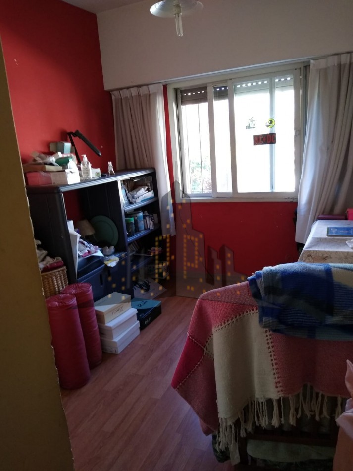VENTA - CASA CUATRO AMBIENTES - SANTOS LUGARES - TIPO DUPLEX - ACEPTA PERMUTA MENOR VALOR