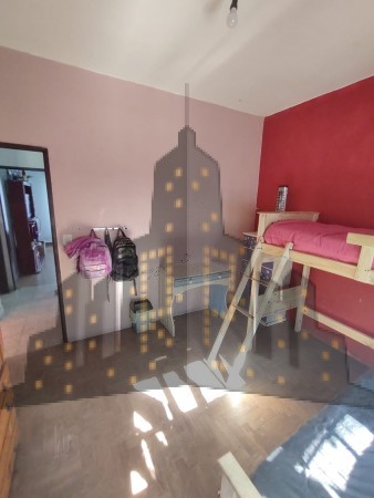 VENTA - CASA - TRES AMBIENTES - COCHERA PASANTE - LOTE PROPIO - IDEAL INVERSOR - GALPON FAMILIAR - TERRAZA - EXCELENTE UBICACION - CASEROS NORTE CENTRO - TRES DE FEBRERO
