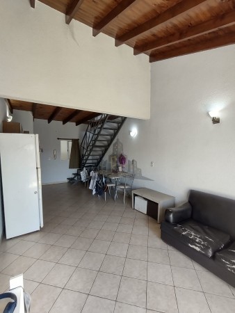VENTA - DEPARTAMENTO - DOS AMBIENNTES - ENTRE PISO - CASEROS - BAJAS EXPENSAS - BALCON
