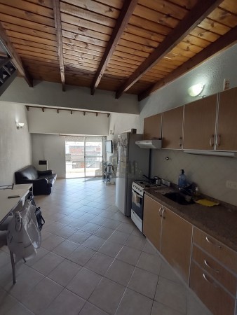 VENTA - DEPARTAMENTO - DOS AMBIENNTES - ENTRE PISO - CASEROS - BAJAS EXPENSAS - BALCON