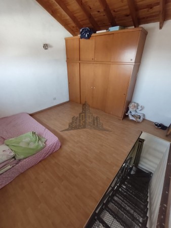 VENTA - DEPARTAMENTO - DOS AMBIENNTES - ENTRE PISO - CASEROS - BAJAS EXPENSAS - BALCON