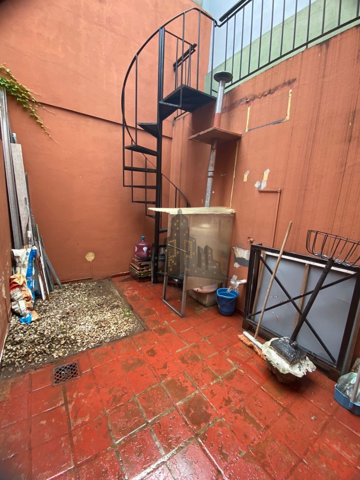  VENTA - DUPLEX - DOS AMBIENTES - CASEROS - APTO COMERCIAL - 