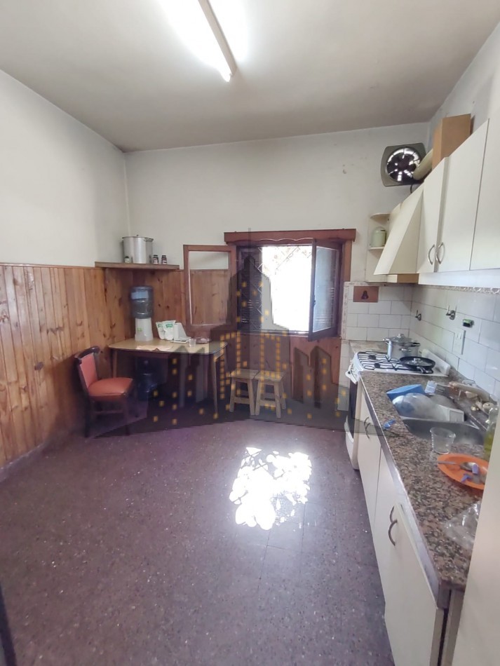 VENTA - CASA - LOTE PROPIO - CASEROS - 4 CUATRO AMBIENTES - TERRAZA PROPIA - PARRILLA - OPORTUNIDAD. - APTA CREDITO