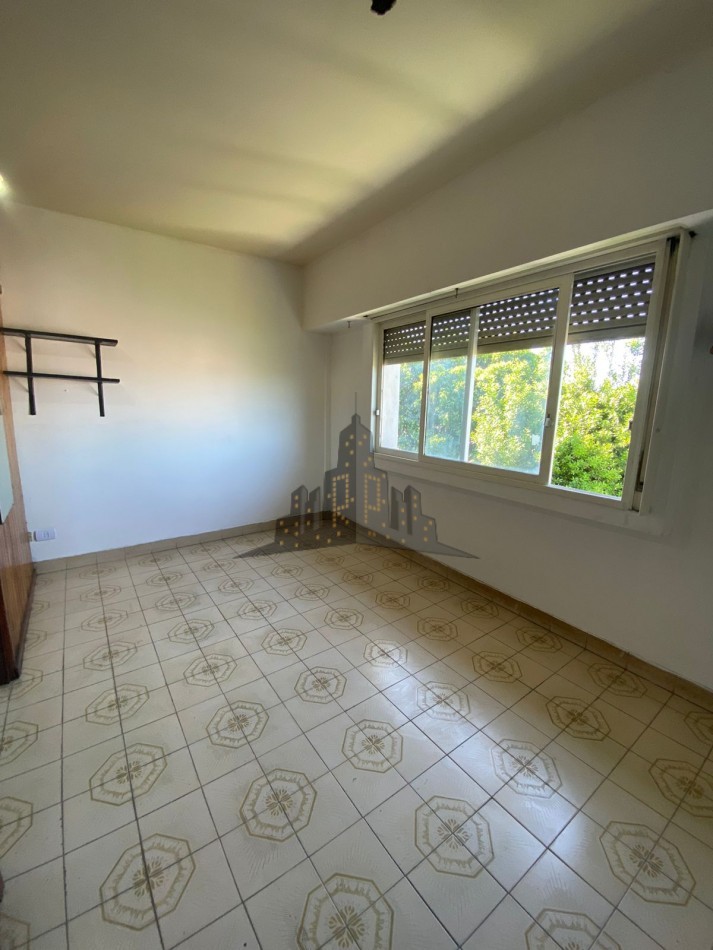 VENTA - DEPARTAMENTO DOS AMBIENTES - CASEROS - BAJAS EXPENSAS
