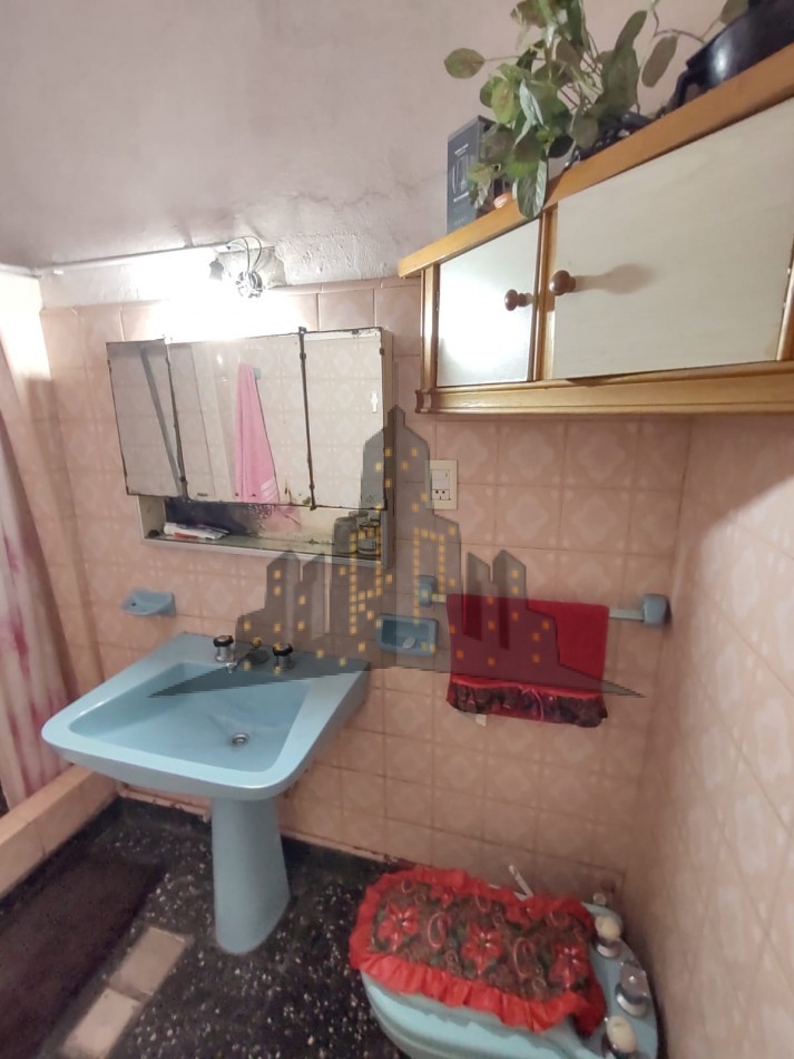 VENTA - CASA - LOTE PROPIO - CASEROS - 4 CUATRO AMBIENTES - TERRAZA PROPIA - PARRILLA - OPORTUNIDAD. - APTA CREDITO