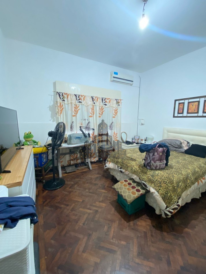 VENTA - CASEROS NORTE - PH AL FRENTE - TRES AMBIENTES - CON PATIO