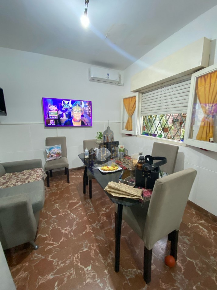 VENTA - CASEROS NORTE - PH AL FRENTE - TRES AMBIENTES - CON PATIO