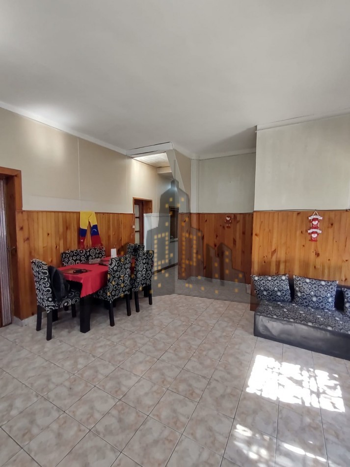 VENTA - CASA - LOTE PROPIO - CASEROS - 4 CUATRO AMBIENTES - TERRAZA PROPIA - PARRILLA - OPORTUNIDAD. - APTA CREDITO