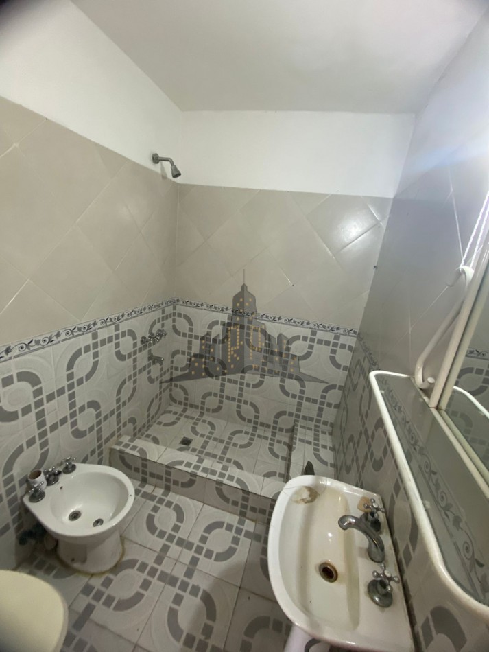  VENTA - DUPLEX - DOS AMBIENTES - CASEROS - APTO COMERCIAL - 