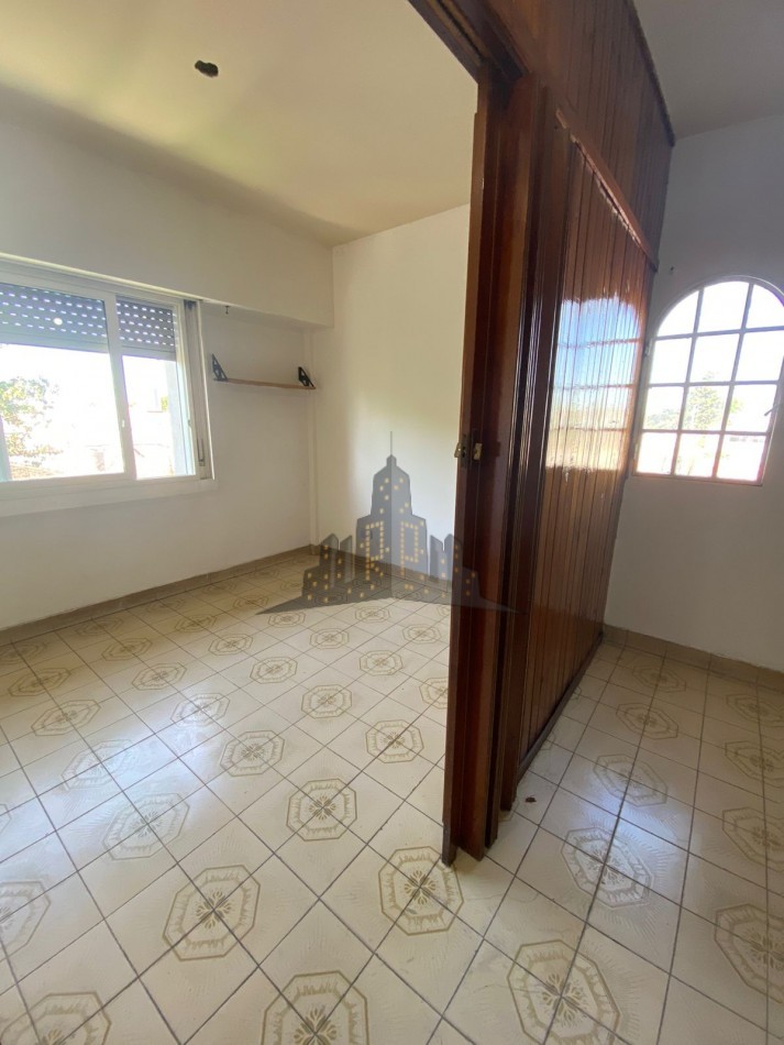 VENTA - DEPARTAMENTO DOS AMBIENTES - CASEROS - BAJAS EXPENSAS