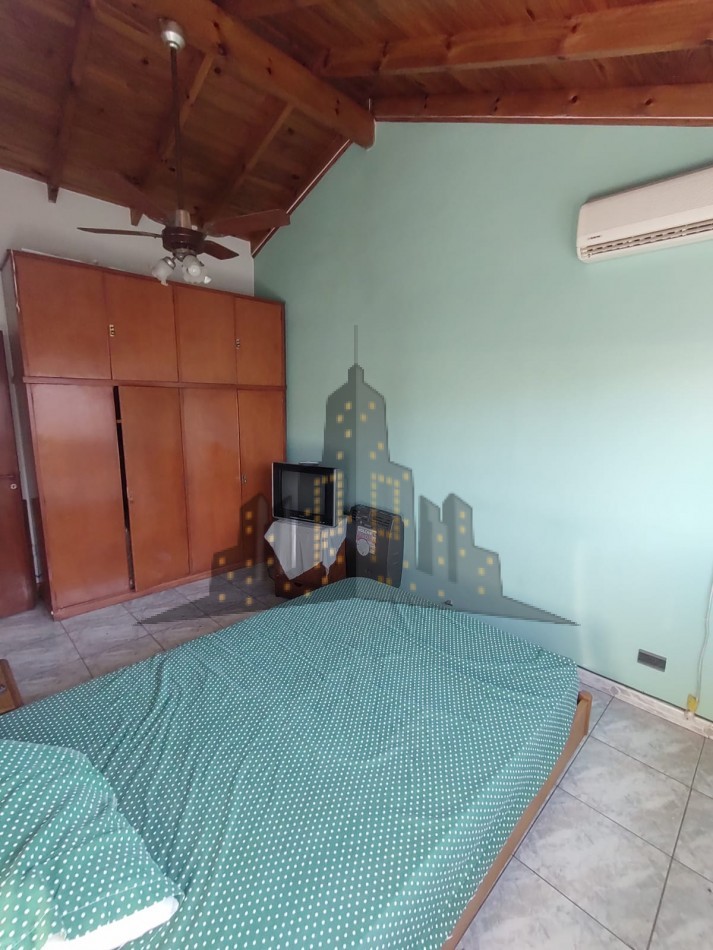 VENTA EN BLOCK - CASA TIPO PH PARA DOS FAMILAS - OPORTUNIDAD - CASEROS - 3 AMBIENTES - 2 AMBIENTES CON COCHERA