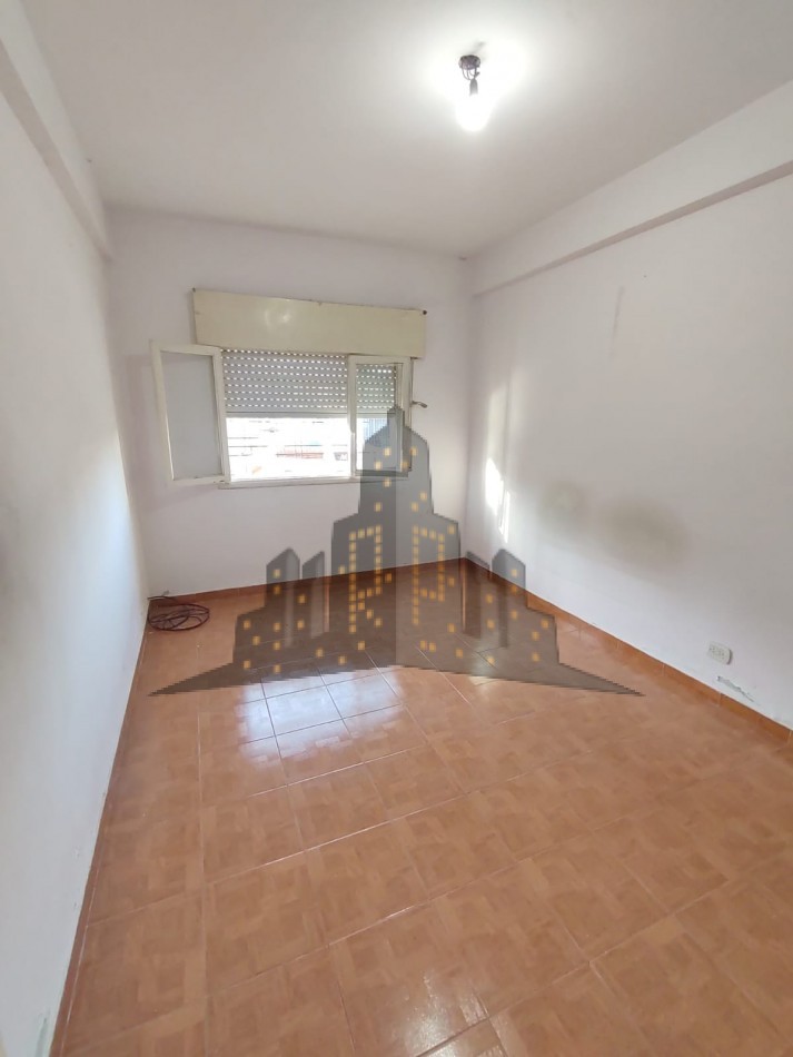 VENTA EN BLOCK - CASA TIPO PH PARA DOS FAMILAS - OPORTUNIDAD - CASEROS - 3 AMBIENTES - 2 AMBIENTES CON COCHERA