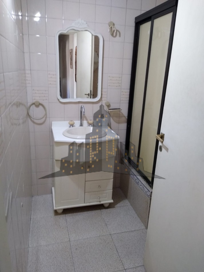 VENTA - CASA CUATRO AMBIENTES - SANTOS LUGARES - TIPO DUPLEX - ACEPTA PERMUTA MENOR VALOR