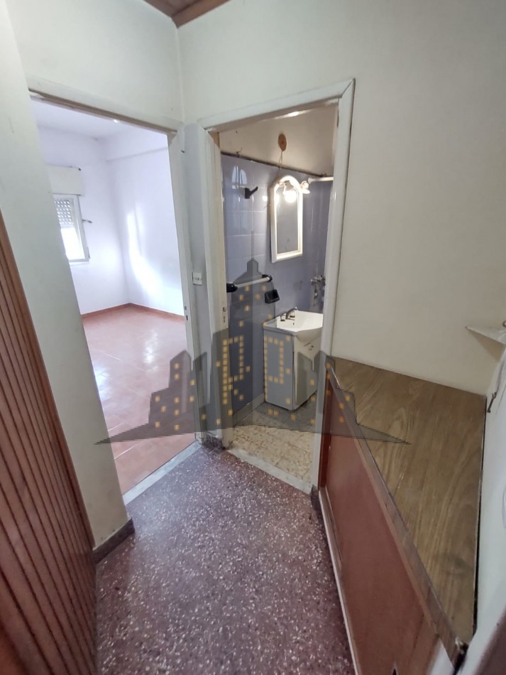 VENTA EN BLOCK - CASA TIPO PH PARA DOS FAMILAS - OPORTUNIDAD - CASEROS - 3 AMBIENTES - 2 AMBIENTES CON COCHERA