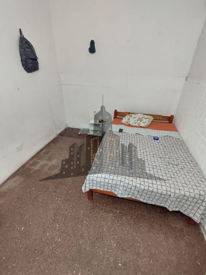 VENTA - CASA - LOTE PROPIO - CASEROS - 4 CUATRO AMBIENTES - TERRAZA PROPIA - PARRILLA - OPORTUNIDAD. - APTA CREDITO