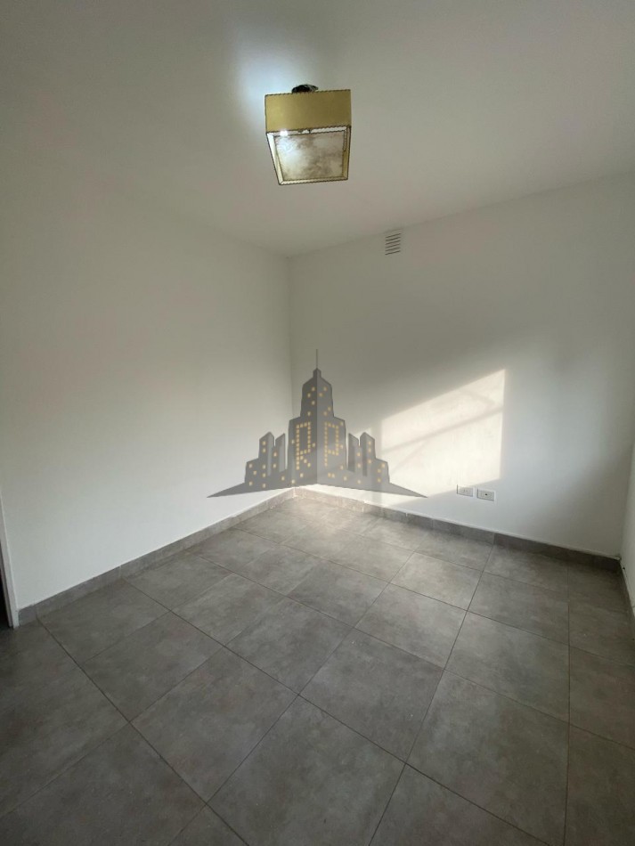 ALQUILER - DOS AMBIENTES - CASEROS CENTRO -