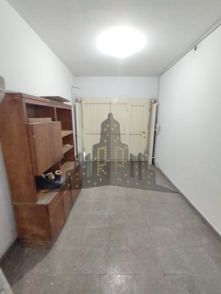 VENTA EN BLOCK - CASA TIPO PH PARA DOS FAMILAS - OPORTUNIDAD - CASEROS - 3 AMBIENTES - 2 AMBIENTES CON COCHERA