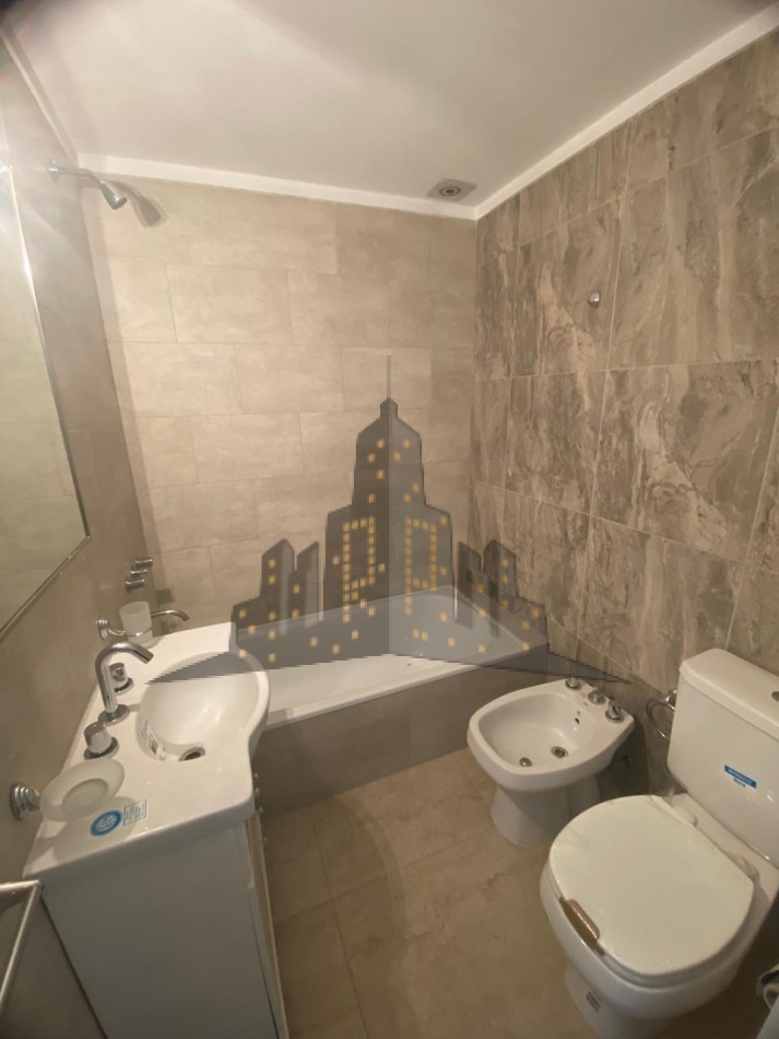 VENTA - MONOAMBIENTE A ESTRENAR - CONTRAFRENTE - CASEROS CENTRO