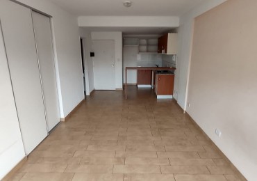 ALQUILER - MONOAMBIENTE  - SAENZ PEÑA - CON AIRE ACONDICIONADO Y PLACARD