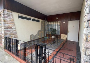 VENTA - PH 4 CUATRO AMBIENTES - CASEROS - CON GARAJE - PATIO Y TERRAZA
