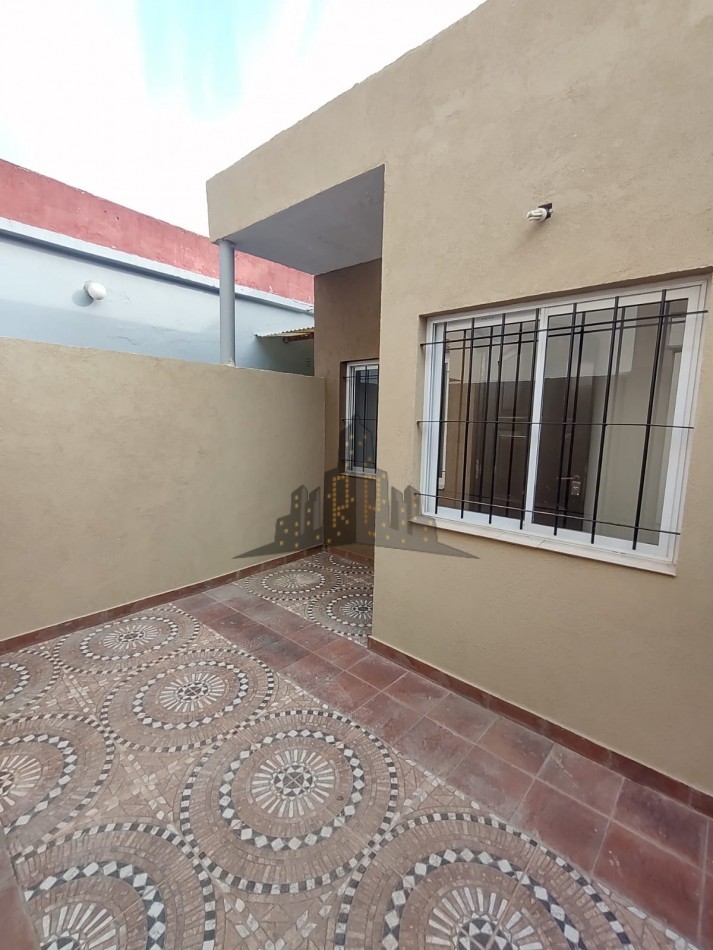 ALQUILER - DEPARTAMENTO PH 3 AMBIENTES CON PATIO - ENTRADA COMPARTIDA - SIN EXPENSAS 