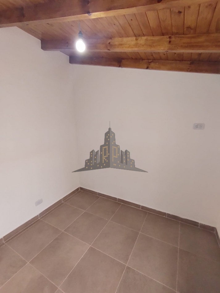 ALQUILER - DEPARTAMENTO PH 3 AMBIENTES CON PATIO - ENTRADA COMPARTIDA - SIN EXPENSAS 