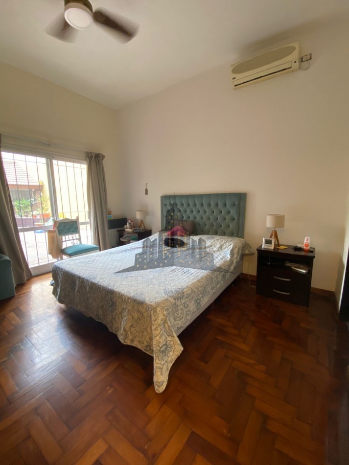 VENTA - CASA SOBRE LOTE PROPIO EN CASEROS | UBICACION ESTRATEGICA + GRAN POTENCIAL - 