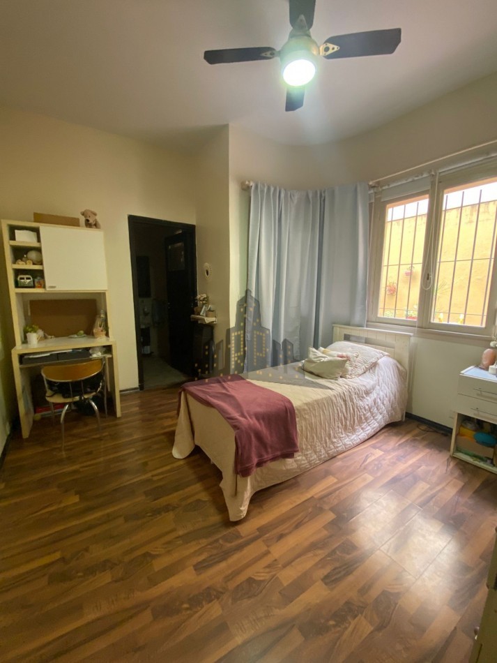 VENTA - CASA SOBRE LOTE PROPIO EN CASEROS | UBICACION ESTRATEGICA + GRAN POTENCIAL - 