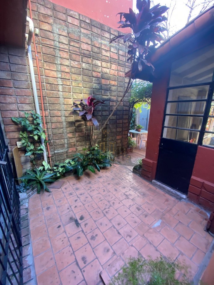 VENTA - GRAN CASA MULTIFAMILIAR EN DOS PLANTAS - APTO CREDITO 