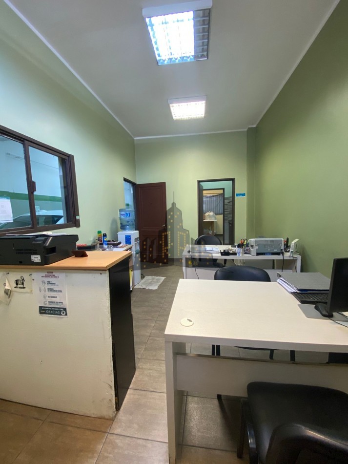 VENTA - GALPON + CASA 3 AMBIENTES PRIMES PISO - EXCELENTE PROPIEDAD  - CASEROS 