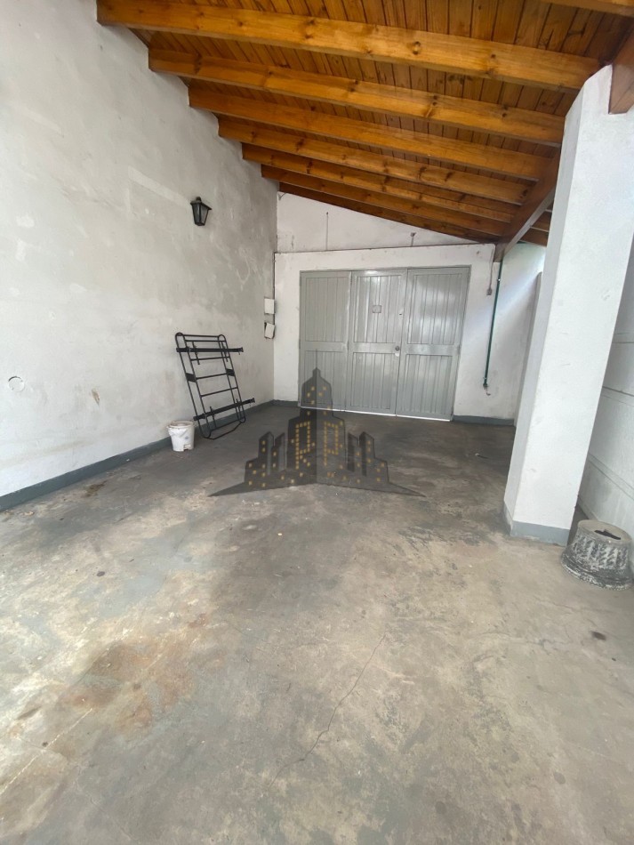  VENTA - PH 3 AMBIENTES TIPO CASA CON COCHERA Y PATIO - APTO CREDITO - CASEROS -  EXCELENTE OPORTUNIDAD