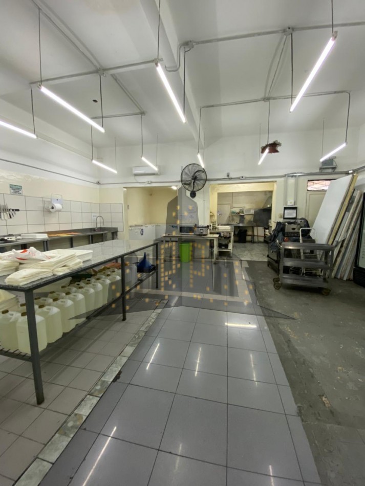 VENTA - GRAN LOCAL COMERCIAL - OPORTUNIDAD - INVERSION - CASEROS