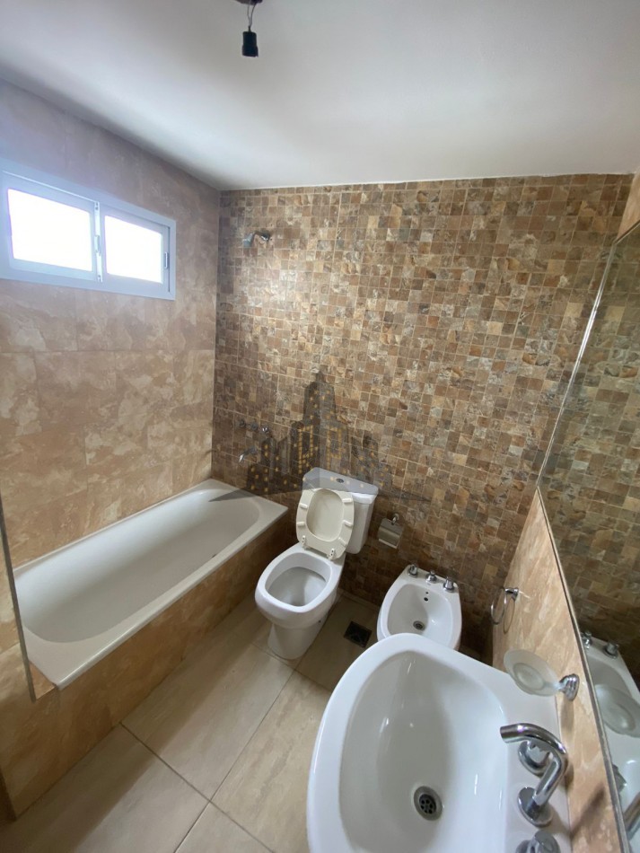 VENTA - CASEROS NORTE - DEPTO DOS AMBIENTES CON BALCON - APTO CREDITO BANCARIO 