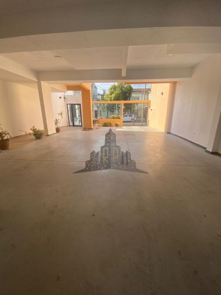 ALQUILER - DEPARTAMENTO DOS AMBIENTES CON COCHERA CUBIERTA - MORON 