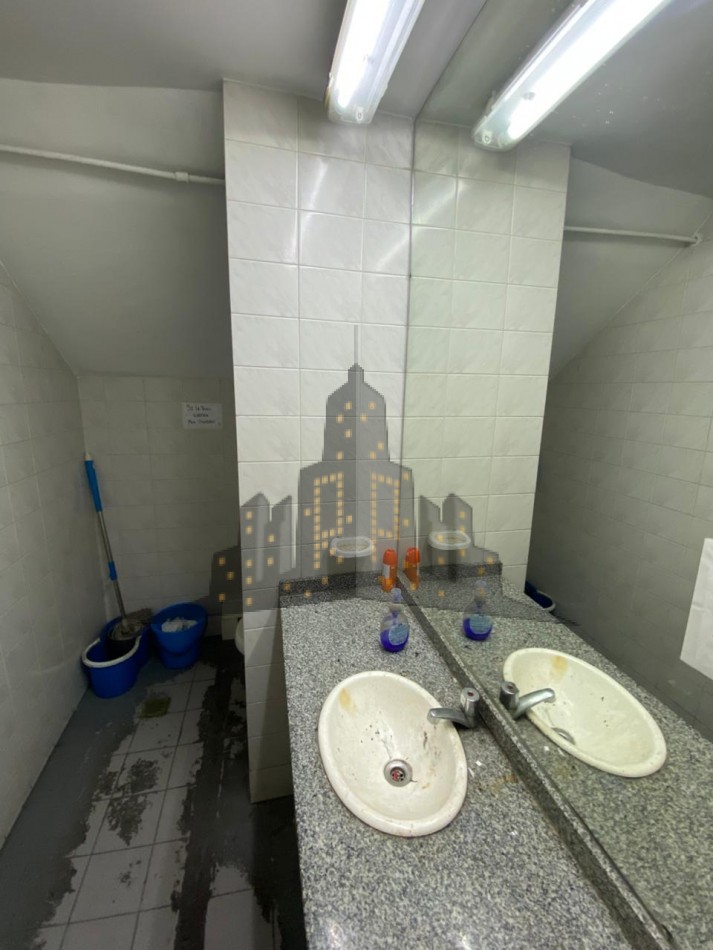 VENTA - GRAN LOCAL COMERCIAL - OPORTUNIDAD - INVERSION - CASEROS